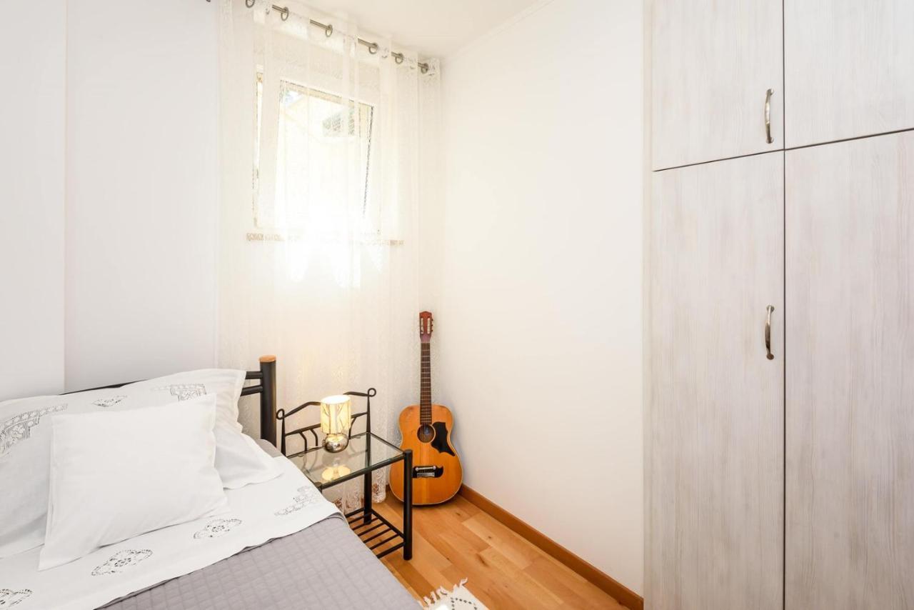 Apartment Jadranka With Sea View In Rogotin Exterior photo